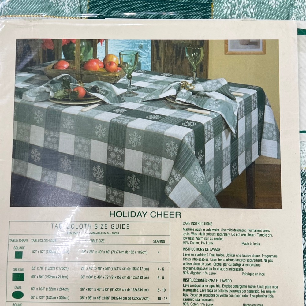 Holiday Classics Green Snowflake Christmas Tablecloth 60x104 Oblong NIP Vintage